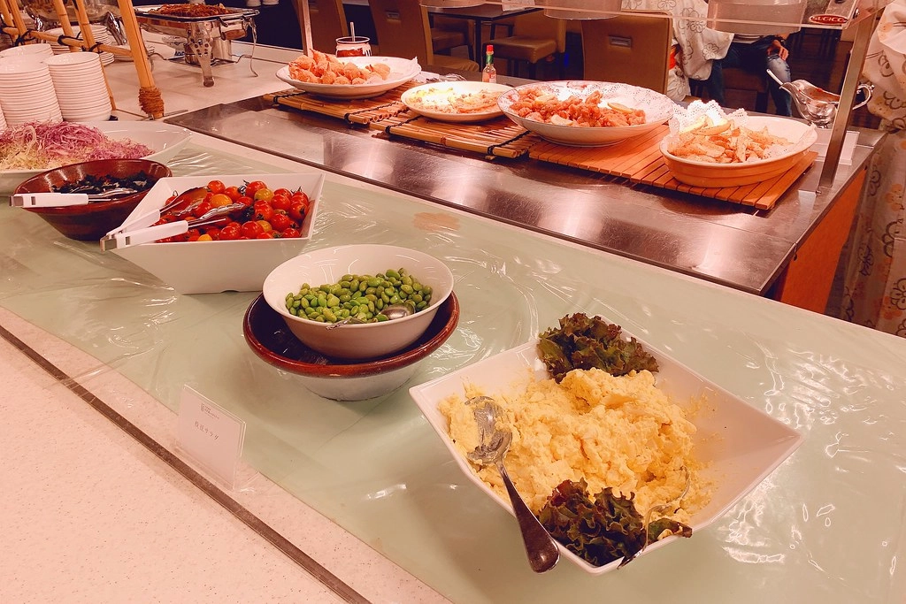 日本秋田｜田澤湖溫泉渡假村 田沢湖レイクリゾート．晚餐自助百匯松葉蟹吃到飽，位於田澤湖畔的溫泉飯店 @飛天璇的口袋