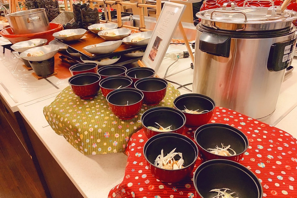 日本秋田｜田澤湖溫泉渡假村 田沢湖レイクリゾート．晚餐自助百匯松葉蟹吃到飽，位於田澤湖畔的溫泉飯店 @飛天璇的口袋