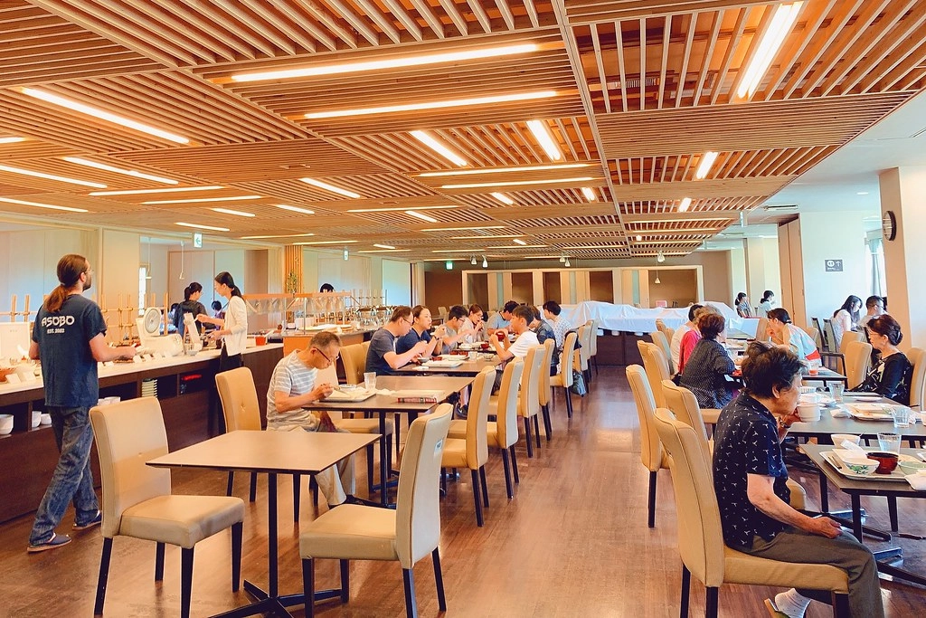 日本秋田｜田澤湖溫泉渡假村 田沢湖レイクリゾート．晚餐自助百匯松葉蟹吃到飽，位於田澤湖畔的溫泉飯店 @飛天璇的口袋