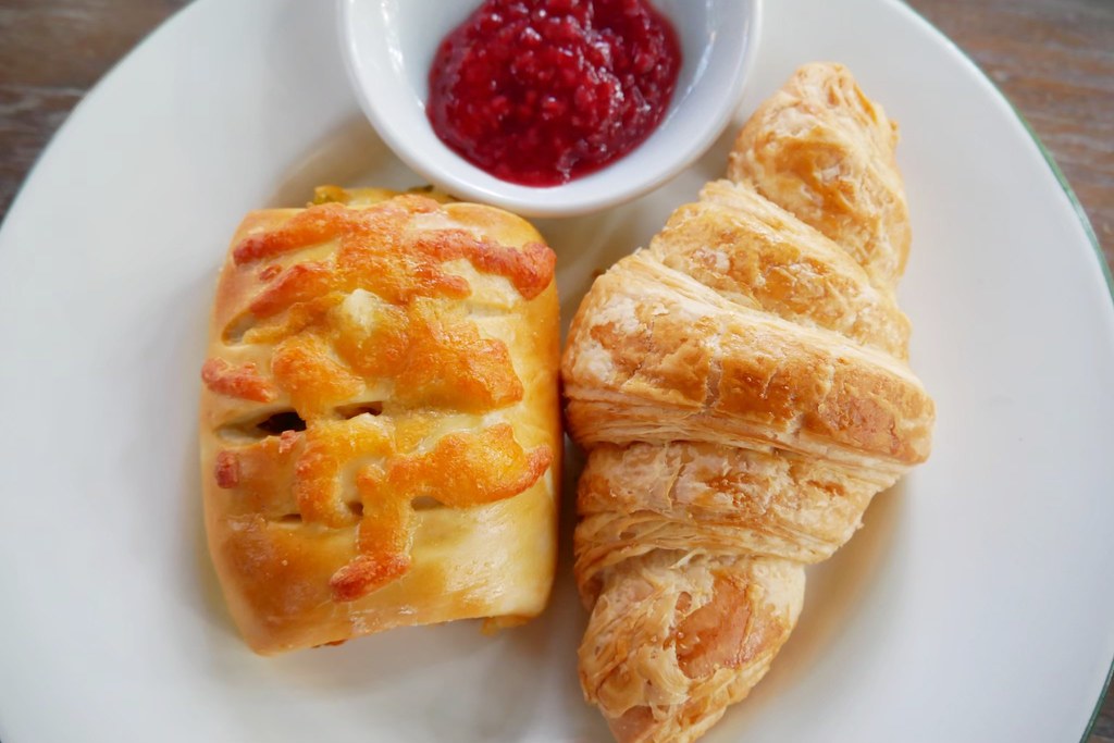 泰國清邁｜Forest Bake麵包甜點店，清邁最美的麵包店，森林系的可愛的甜點屋 @飛天璇的口袋