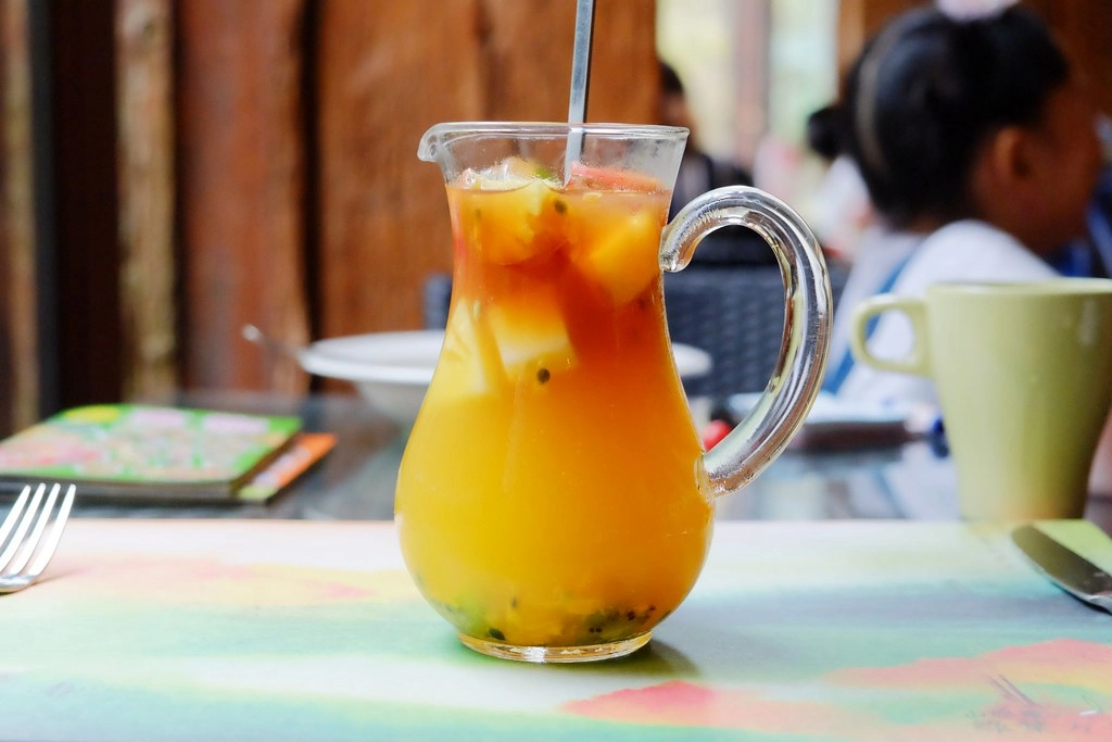 苗栗三義｜綠葉方舟，隱身於山林裡的森林系餐廳，大片草池湖畔美景超療癒 @飛天璇的口袋