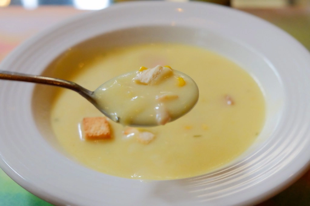 苗栗三義｜綠葉方舟，隱身於山林裡的森林系餐廳，大片草池湖畔美景超療癒 @飛天璇的口袋