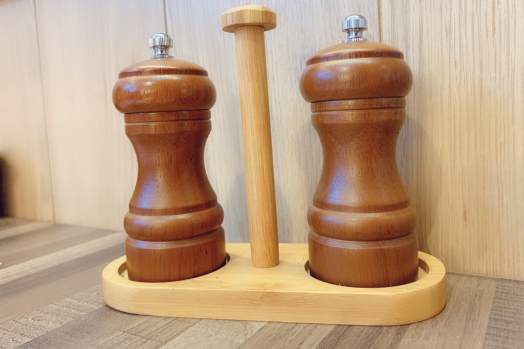 鐵火牛排┃樂軒旗下新品牌~平價鐵板牛排進駐新光三越，湯品飲料白飯甜點無限供應，還有台中名產東泉辣椒 @飛天璇的口袋