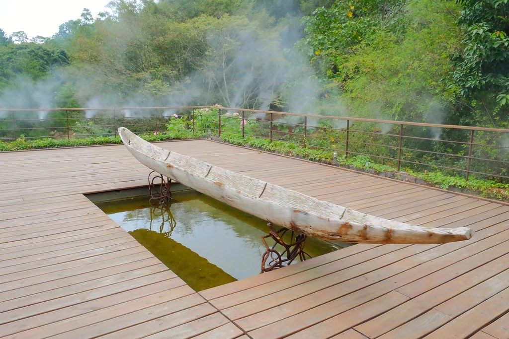 苗栗三義｜綠葉方舟，隱身於山林裡的森林系餐廳，大片草池湖畔美景超療癒 @飛天璇的口袋