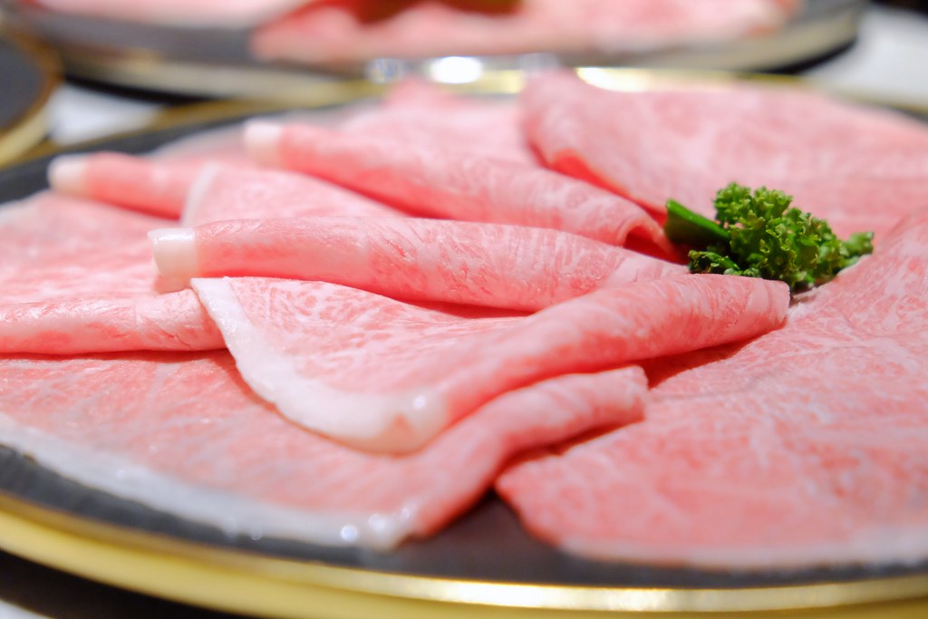 月暮藏涮涮鍋┃台中西屯：最浮誇的小火鍋店，$499元起單人套餐，餐點好吃環境好拍 @飛天璇的口袋