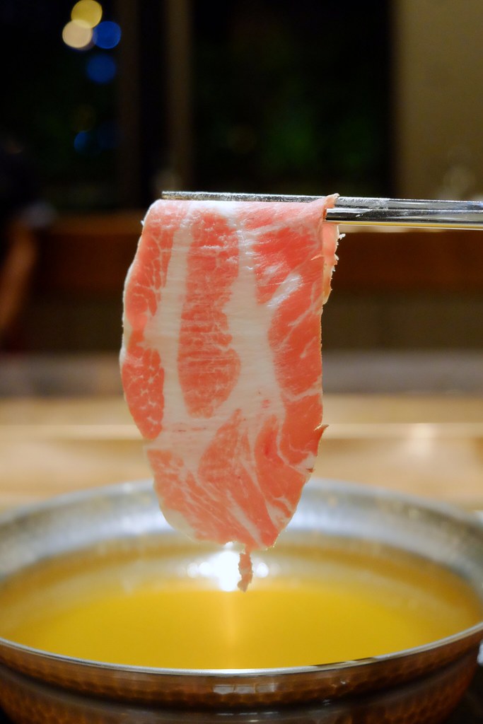 月暮藏涮涮鍋┃台中西屯：最浮誇的小火鍋店，$499元起單人套餐，餐點好吃環境好拍 @飛天璇的口袋