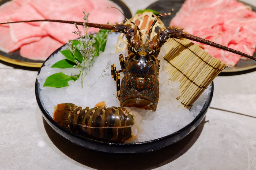 月暮藏涮涮鍋┃台中西屯：最浮誇的小火鍋店，$499元起單人套餐，餐點好吃環境好拍 @飛天璇的口袋