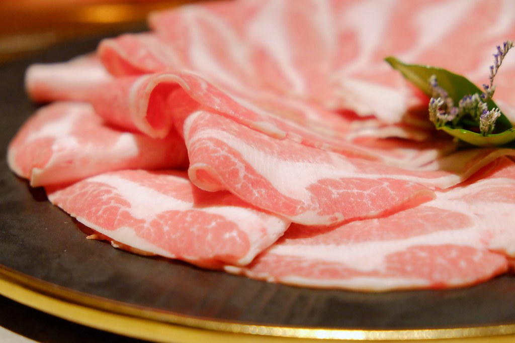 月暮藏涮涮鍋┃台中西屯：最浮誇的小火鍋店，$499元起單人套餐，餐點好吃環境好拍 @飛天璇的口袋