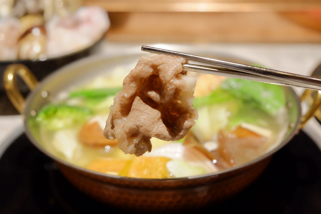 月暮藏涮涮鍋┃台中西屯：最浮誇的小火鍋店，$499元起單人套餐，餐點好吃環境好拍 @飛天璇的口袋