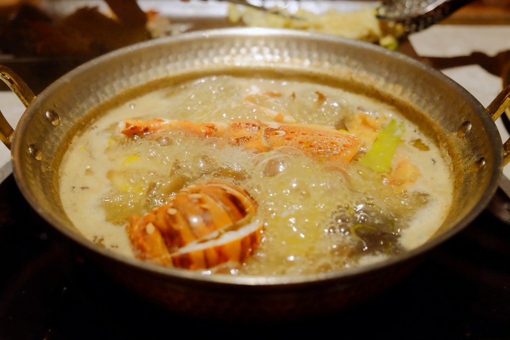 月暮藏涮涮鍋┃台中西屯：最浮誇的小火鍋店，$499元起單人套餐，餐點好吃環境好拍 @飛天璇的口袋