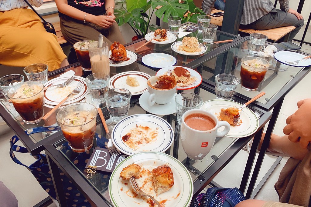 台北大安｜Fly Cafe，眾多朋友推薦第一名的蒼蠅哥肉桂捲，西西里咖啡也是人氣必點 @飛天璇的口袋