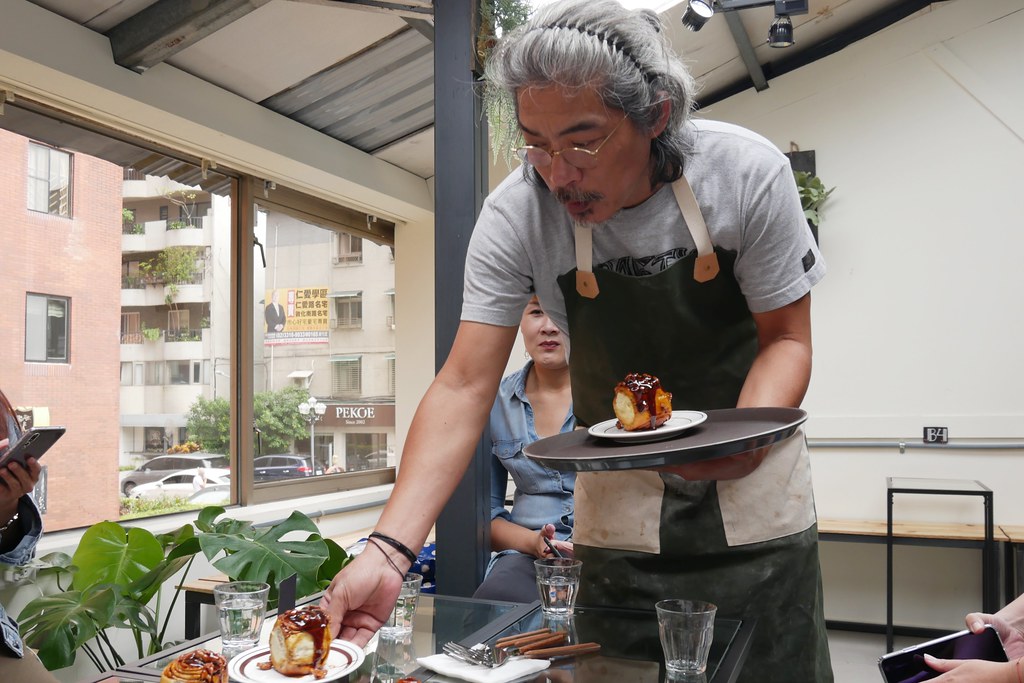 台北大安｜Fly Cafe，眾多朋友推薦第一名的蒼蠅哥肉桂捲，西西里咖啡也是人氣必點 @飛天璇的口袋