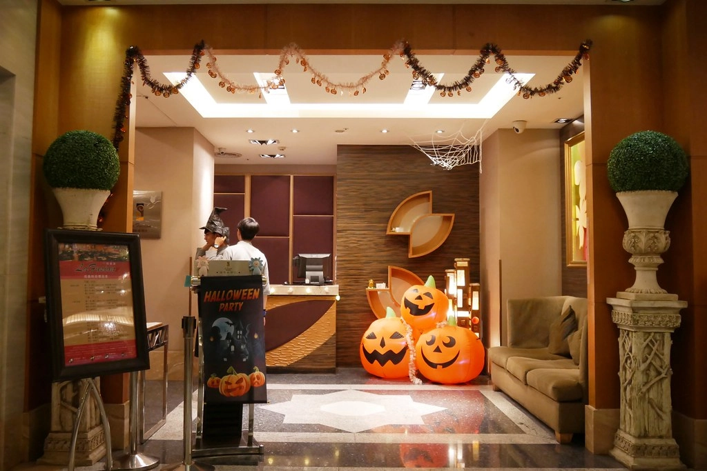 台北中正｜台北花園大酒店，西門町商圈最頂級五星級酒店，米其林餐點、貴婦SPA、露天溫泉 @飛天璇的口袋