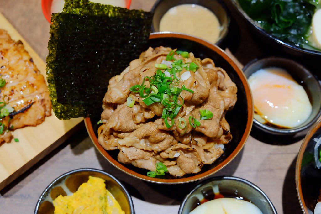 川牛木石亭：小資族學生族的最愛，台中宵夜場的好選擇，廣三SOGO商圈美食推薦 @飛天璇的口袋