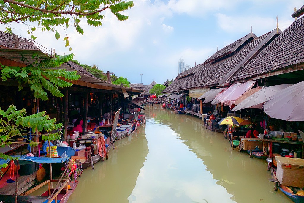 泰國芭達雅｜四方水上市場 Pattaya Floating Market，超過100個攤位，還有定期的活動演出 @飛天璇的口袋