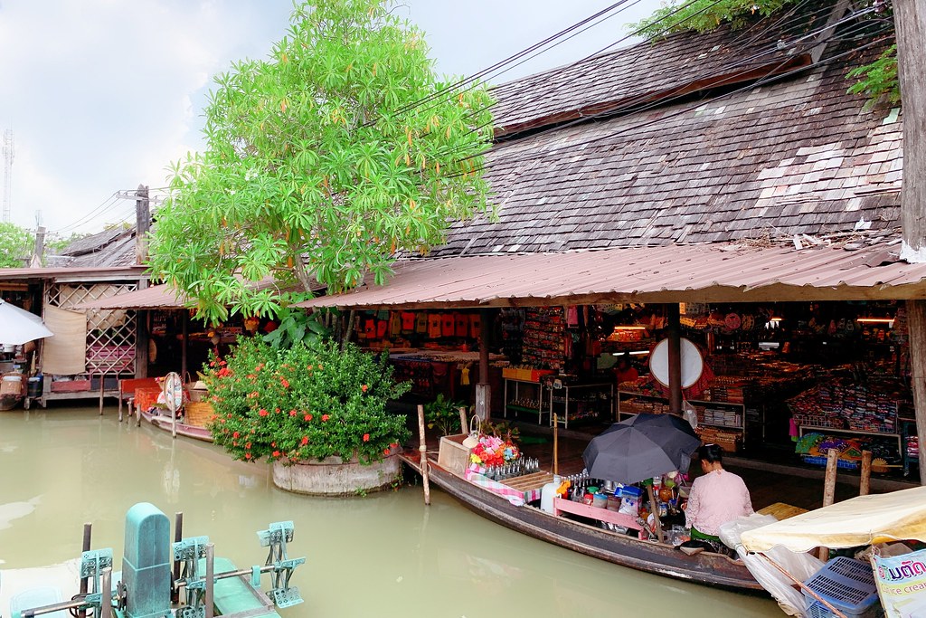 泰國芭達雅｜四方水上市場 Pattaya Floating Market，超過100個攤位，還有定期的活動演出 @飛天璇的口袋