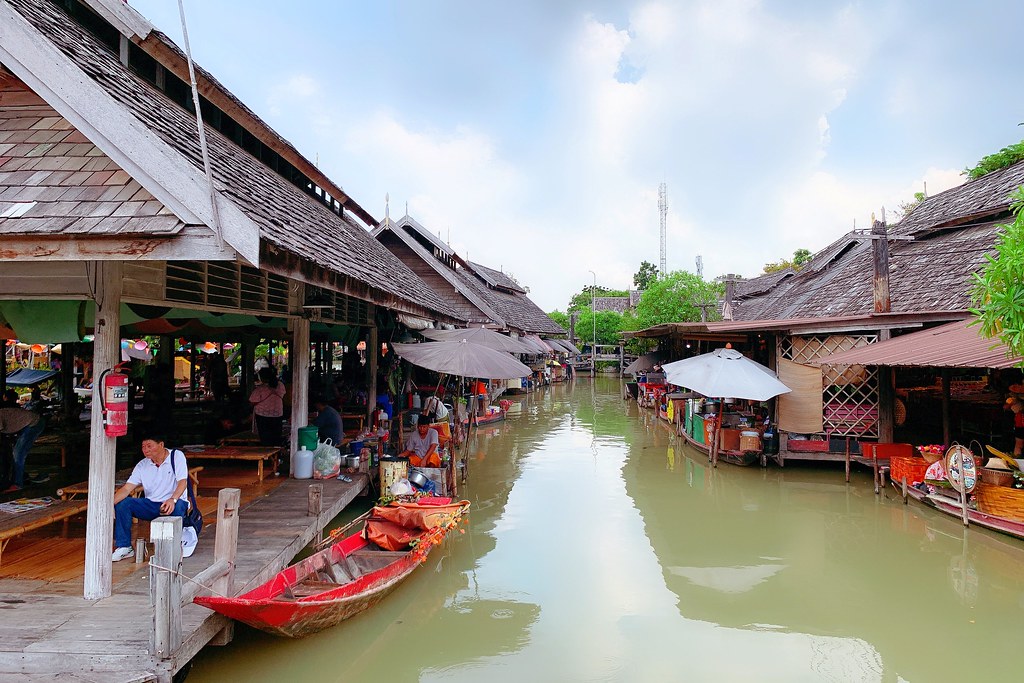 泰國芭達雅｜四方水上市場 Pattaya Floating Market，超過100個攤位，還有定期的活動演出 @飛天璇的口袋