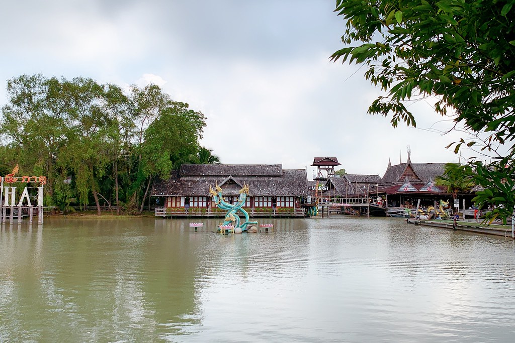 泰國芭達雅｜四方水上市場 Pattaya Floating Market，超過100個攤位，還有定期的活動演出 @飛天璇的口袋