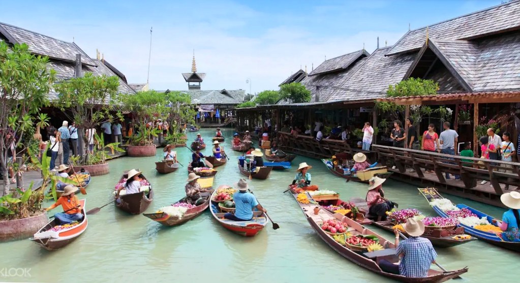 泰國芭達雅｜四方水上市場 Pattaya Floating Market，超過100個攤位，還有定期的活動演出 @飛天璇的口袋