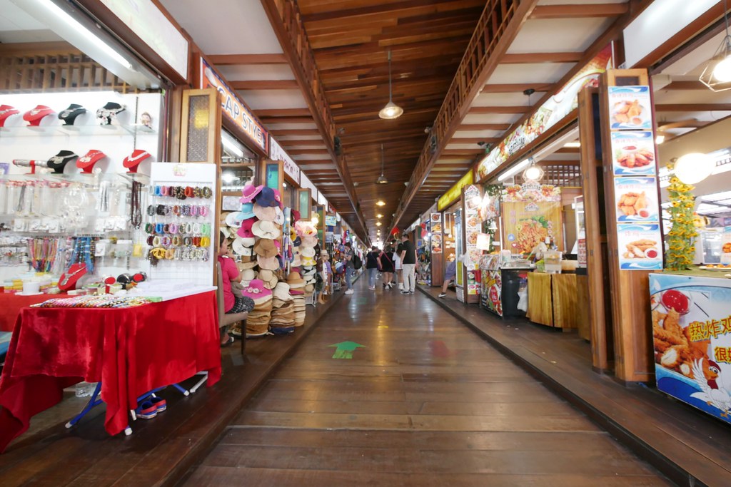 泰國芭達雅｜四方水上市場 Pattaya Floating Market，超過100個攤位，還有定期的活動演出 @飛天璇的口袋