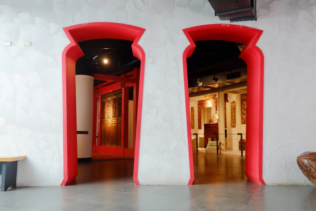 苗栗一日遊｜苗栗借問站｜苑裡秒殺炸雞 – 垂坤伴手禮 – 東里家風 – 三義木雕博物館 – 彭城堂 – 山板樵休閒農場 @飛天璇的口袋