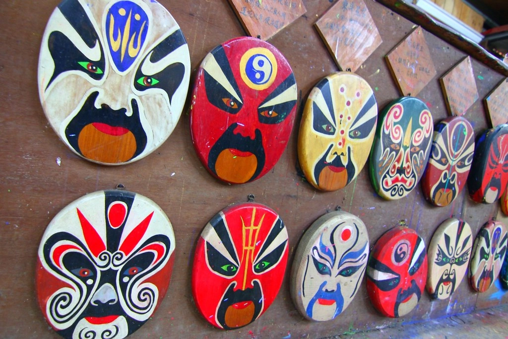 苗栗一日遊｜苗栗借問站｜苑裡秒殺炸雞 – 垂坤伴手禮 – 東里家風 – 三義木雕博物館 – 彭城堂 – 山板樵休閒農場 @飛天璇的口袋