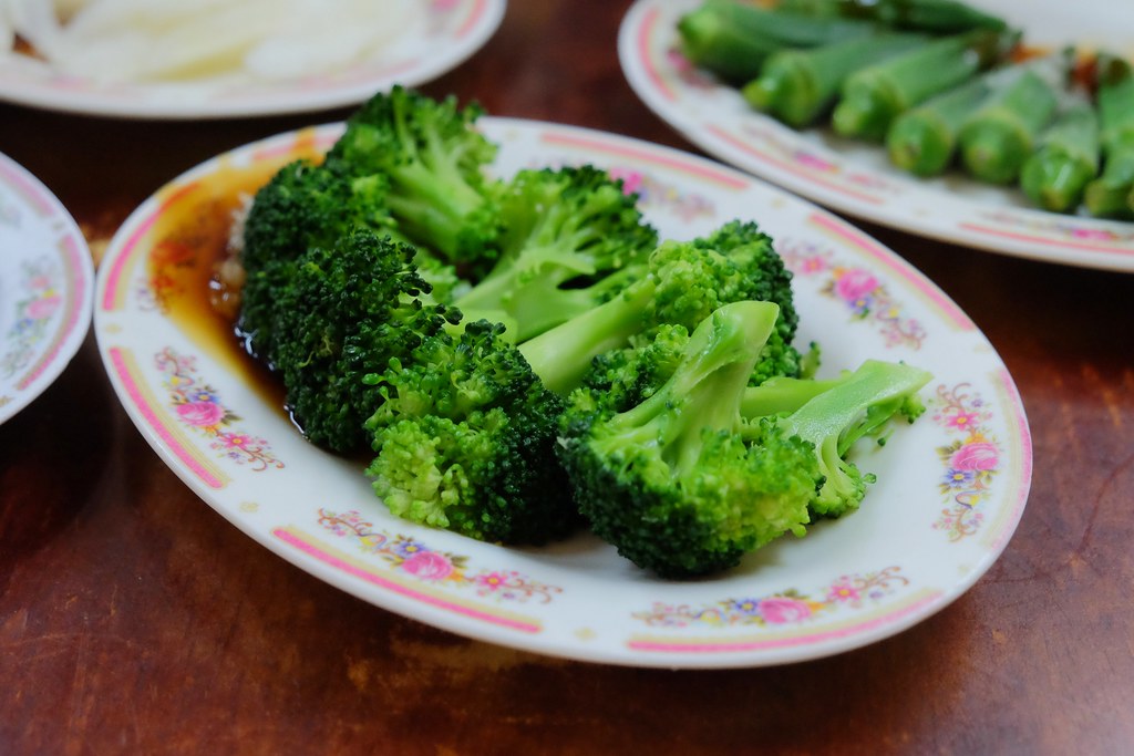 嘉義東區｜北門沙鍋魚頭：在地人都吃這家？系出同門的好味道，口味清爽小菜選擇性多 @飛天璇的口袋