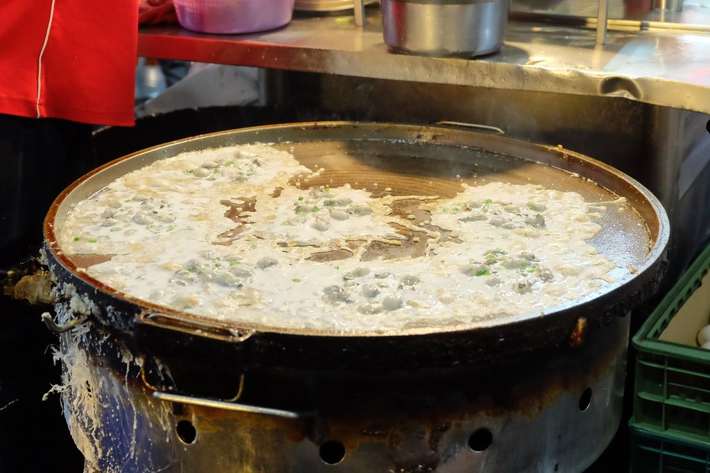 嘉義東區｜珍珍蚵仔煎海產粥．文化夜市的傳奇宵夜美食，虱目魚肚、海產粥、鍋燒意麵都好吃 @飛天璇的口袋