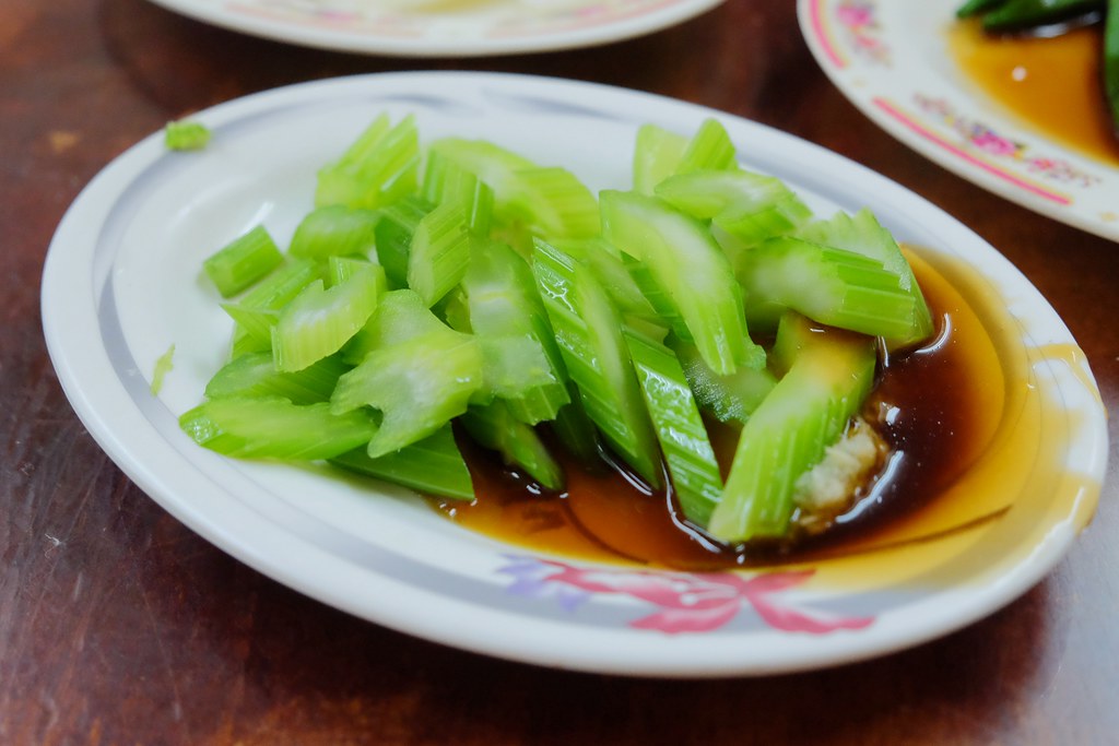 嘉義東區｜北門沙鍋魚頭：在地人都吃這家？系出同門的好味道，口味清爽小菜選擇性多 @飛天璇的口袋