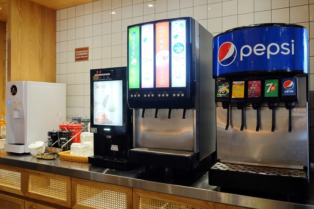 牛比蔥壽喜燒崇德店｜松竹路439元火鍋壽喜燒吃到飽，特選美國牛、澳洲牛，還有多種當季蔬菜吧檯 @飛天璇的口袋