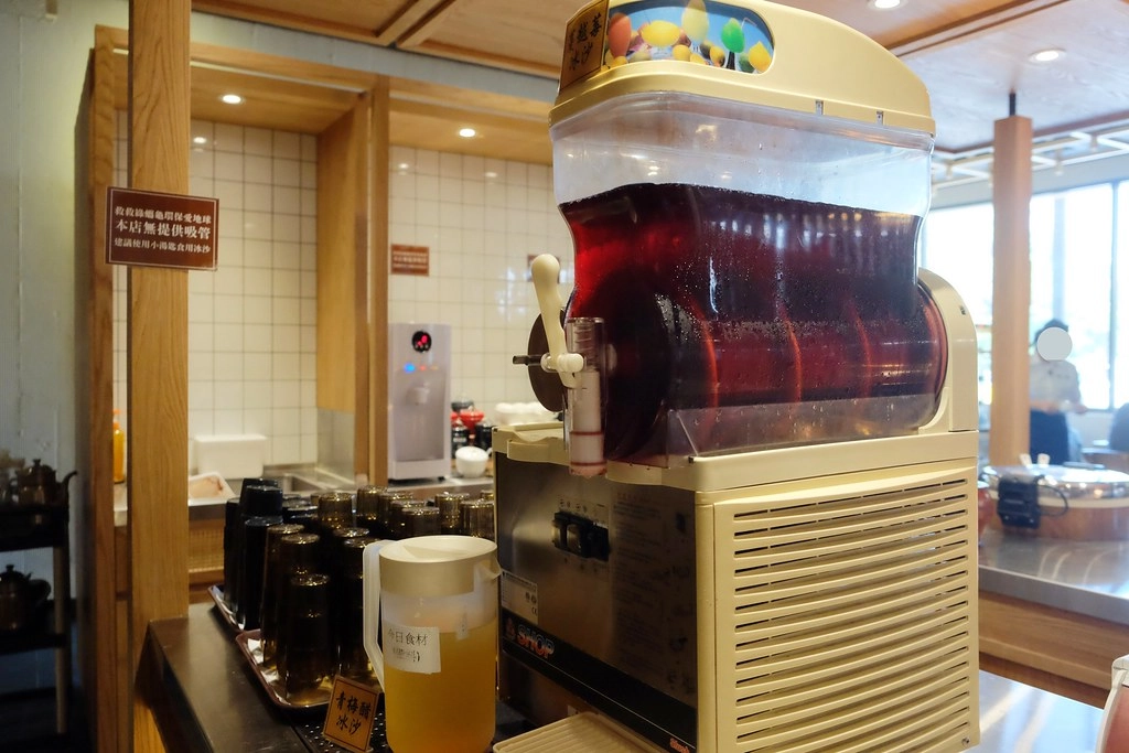 牛比蔥壽喜燒崇德店｜松竹路439元火鍋壽喜燒吃到飽，特選美國牛、澳洲牛，還有多種當季蔬菜吧檯 @飛天璇的口袋