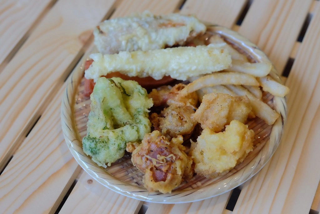 牛比蔥壽喜燒崇德店｜松竹路439元火鍋壽喜燒吃到飽，特選美國牛、澳洲牛，還有多種當季蔬菜吧檯 @飛天璇的口袋