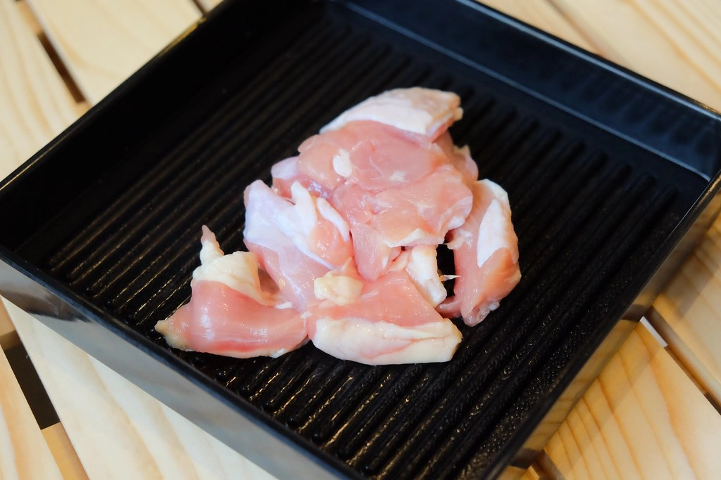 牛比蔥壽喜燒崇德店｜松竹路439元火鍋壽喜燒吃到飽，特選美國牛、澳洲牛，還有多種當季蔬菜吧檯 @飛天璇的口袋