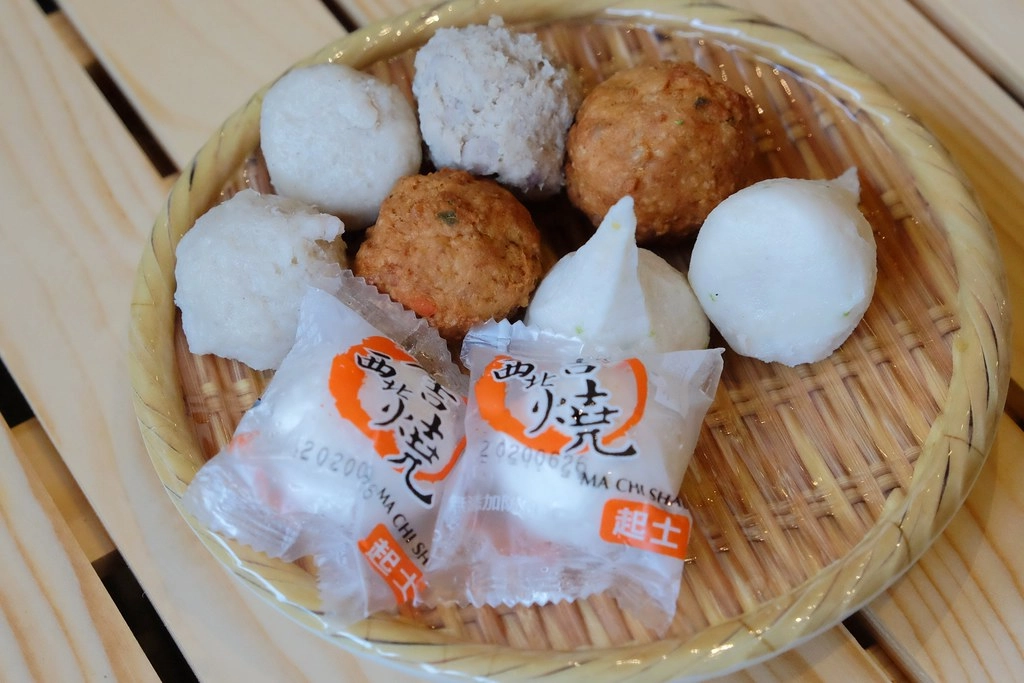 牛比蔥壽喜燒崇德店｜松竹路439元火鍋壽喜燒吃到飽，特選美國牛、澳洲牛，還有多種當季蔬菜吧檯 @飛天璇的口袋