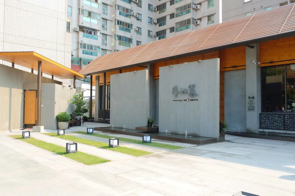 牛比蔥壽喜燒崇德店｜松竹路439元火鍋壽喜燒吃到飽，特選美國牛、澳洲牛，還有多種當季蔬菜吧檯 @飛天璇的口袋