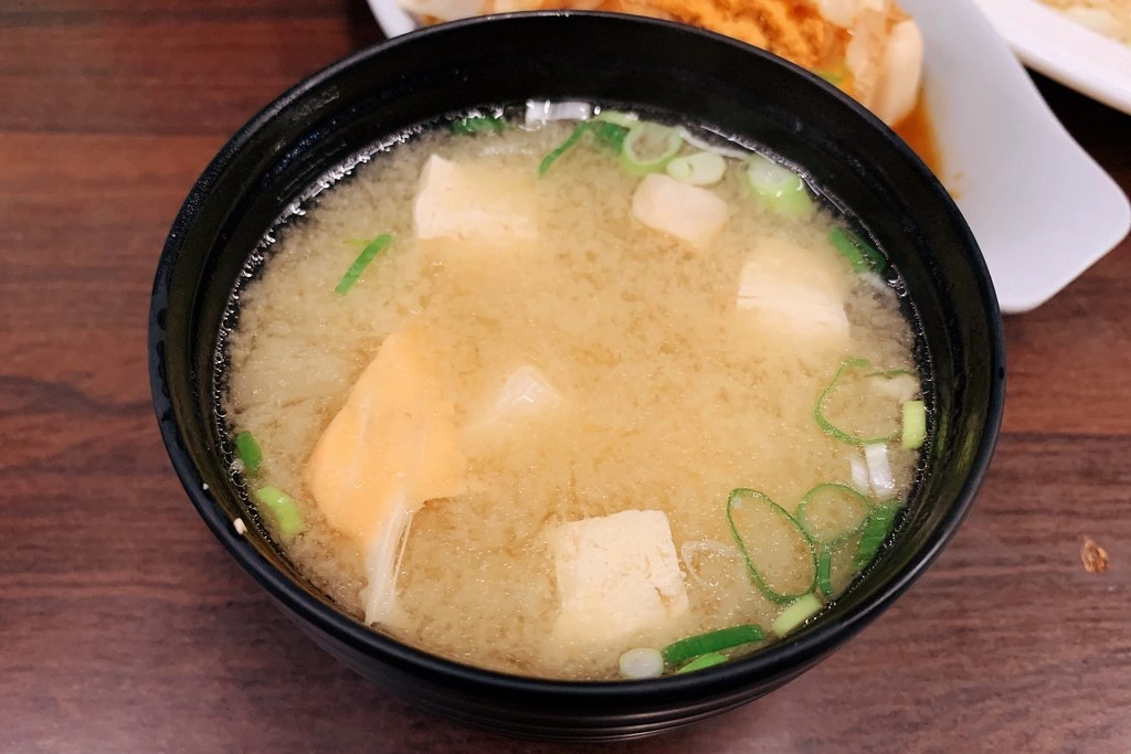 嘉義東區｜小倉日式料理．隱身文化夜市巷弄裡的美食，台式日本料理道道好好味 @飛天璇的口袋