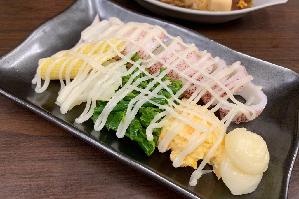 嘉義東區｜小倉日式料理．隱身文化夜市巷弄裡的美食，台式日本料理道道好好味 @飛天璇的口袋