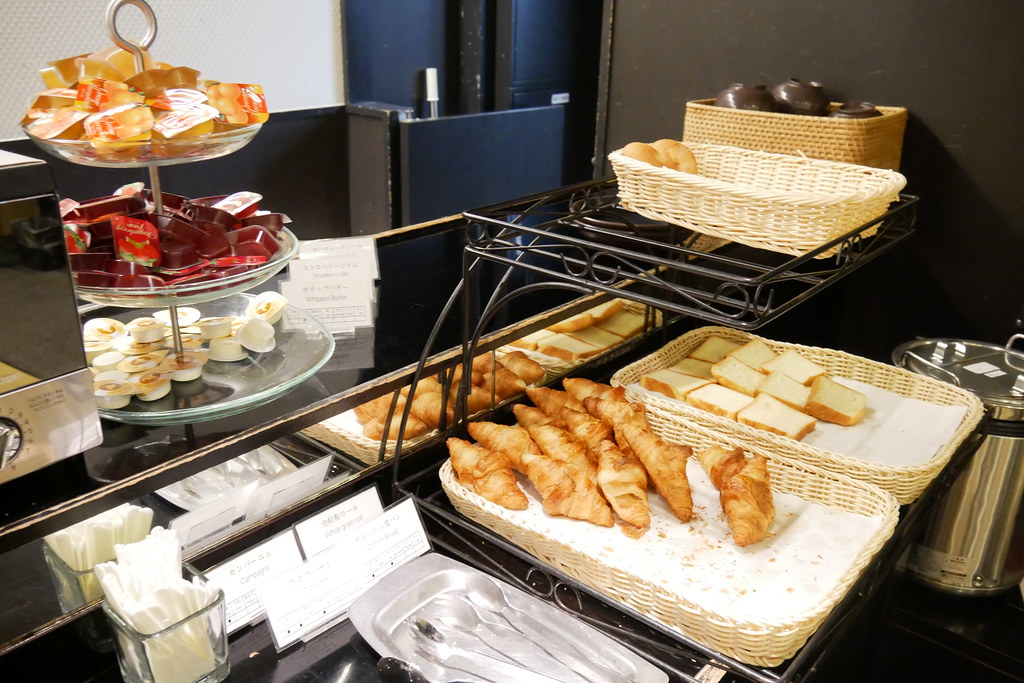 日本東京｜光芒飯店 上野公園 Candeo Hotels｜JR山手線鶯谷站步行三分鐘，使用高級的席夢思名床，和式洋式百匯早餐供應 @飛天璇的口袋