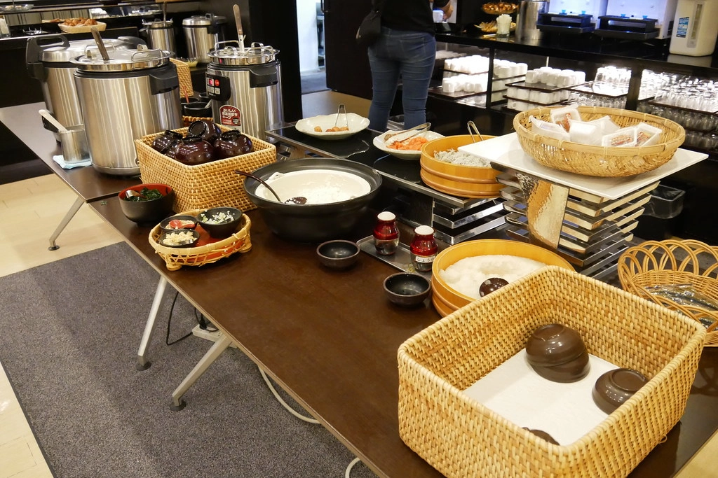 日本東京｜光芒飯店 上野公園 Candeo Hotels｜JR山手線鶯谷站步行三分鐘，使用高級的席夢思名床，和式洋式百匯早餐供應 @飛天璇的口袋