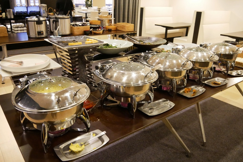 日本東京｜光芒飯店 上野公園 Candeo Hotels｜JR山手線鶯谷站步行三分鐘，使用高級的席夢思名床，和式洋式百匯早餐供應 @飛天璇的口袋