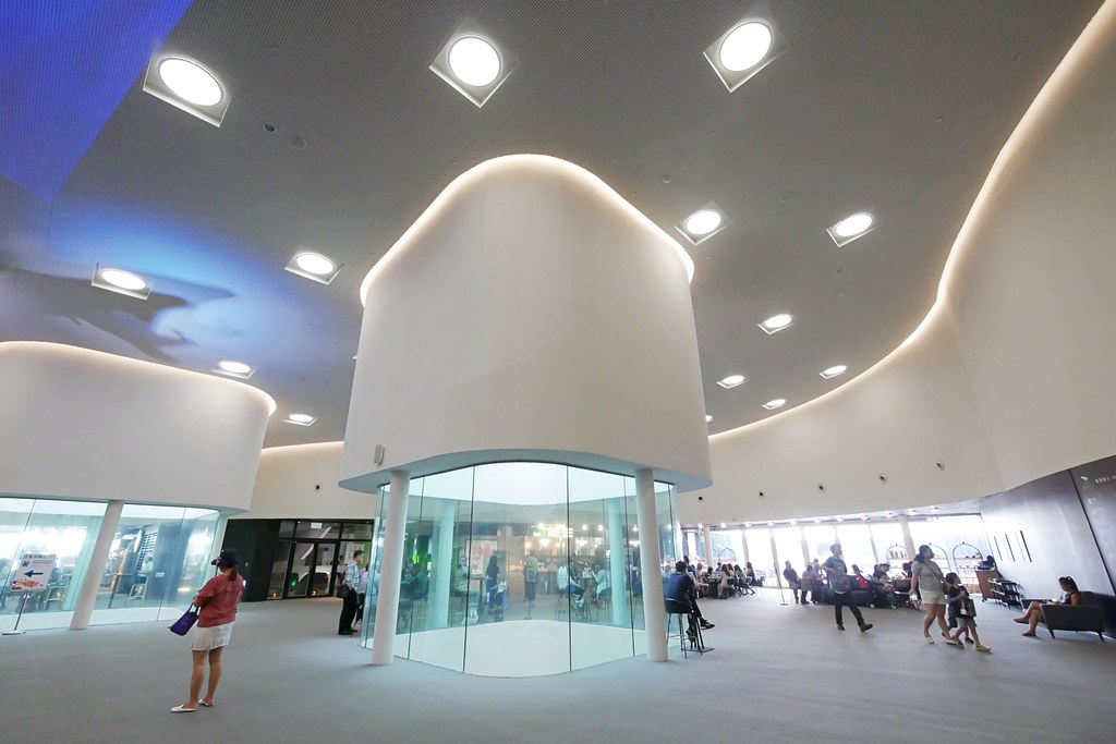 高雄鳳山｜衛武營國家藝術文化中心，全球最大單一屋頂劇院，超時尚又充滿自然風情的建築 @飛天璇的口袋