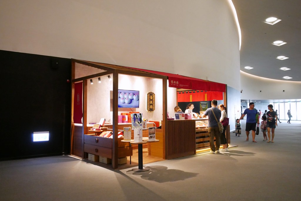 高雄鳳山｜衛武營國家藝術文化中心，全球最大單一屋頂劇院，超時尚又充滿自然風情的建築 @飛天璇的口袋