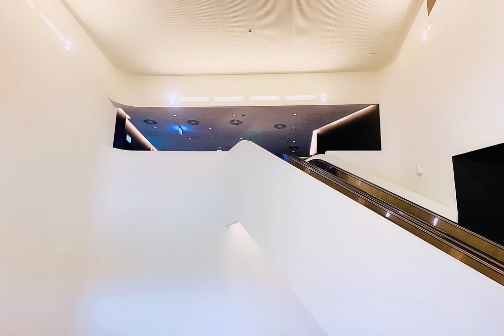 高雄鳳山｜衛武營國家藝術文化中心，全球最大單一屋頂劇院，超時尚又充滿自然風情的建築 @飛天璇的口袋