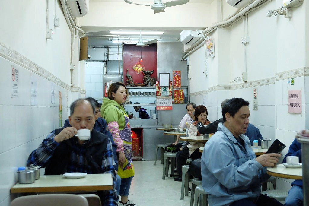 澳門半島｜滄洲咖啡小食．澳門人最推薦的美式蛋撻第一名，大三巴附近小吃美食推薦 @飛天璇的口袋