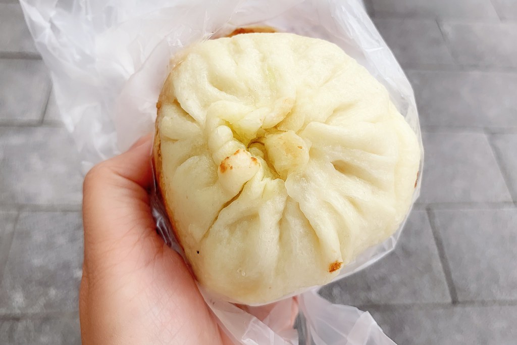 台北萬華｜張記韭菜水煎包，平凡卻不平凡的韭菜水煎包，西門町小吃美食推薦 @飛天璇的口袋