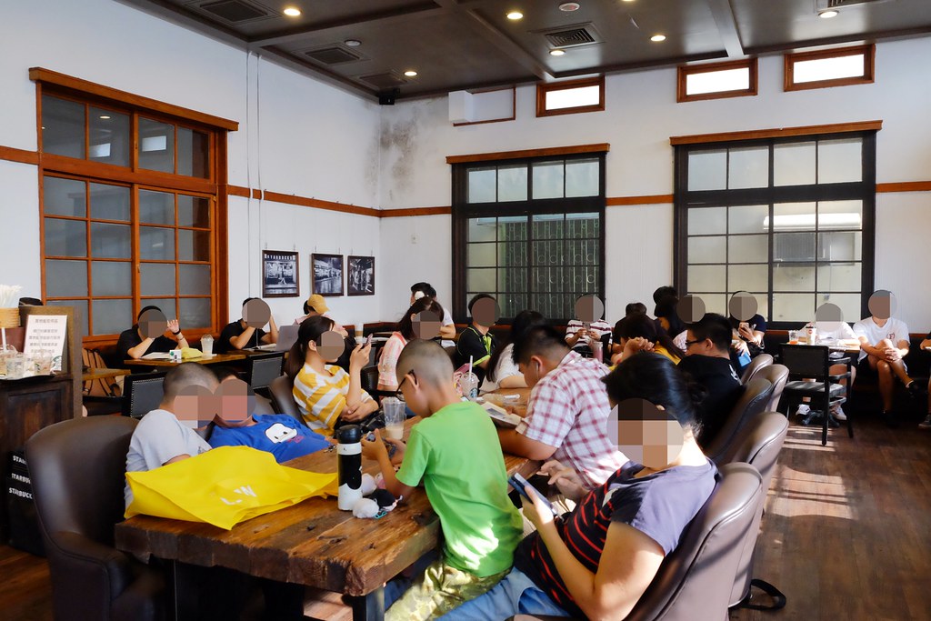 雲林虎尾｜星巴克虎尾門市，日治昭和時期三級古蹟，結合書香與咖啡香 @飛天璇的口袋