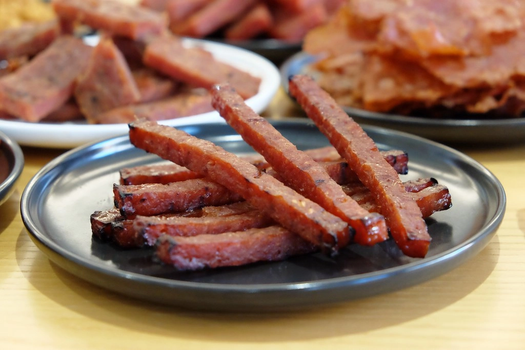 千翔肉乾｜上班族團購指名率第一，榮獲台北十大伴手禮，過年限量禮盒開賣了 @飛天璇的口袋