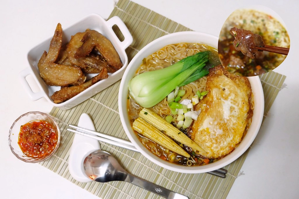 台酒花雕酸菜牛肉麵：PTT鄉民狂推台灣泡麵霸主！ @飛天璇的口袋