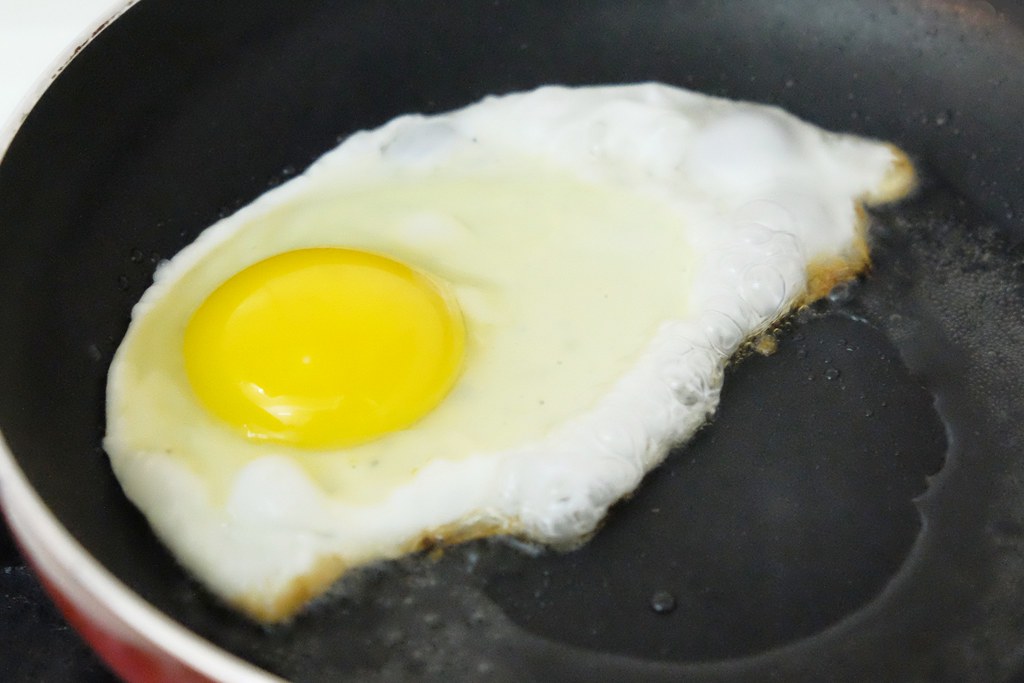 台酒花雕酸菜牛肉麵：PTT鄉民狂推台灣泡麵霸主！ @飛天璇的口袋