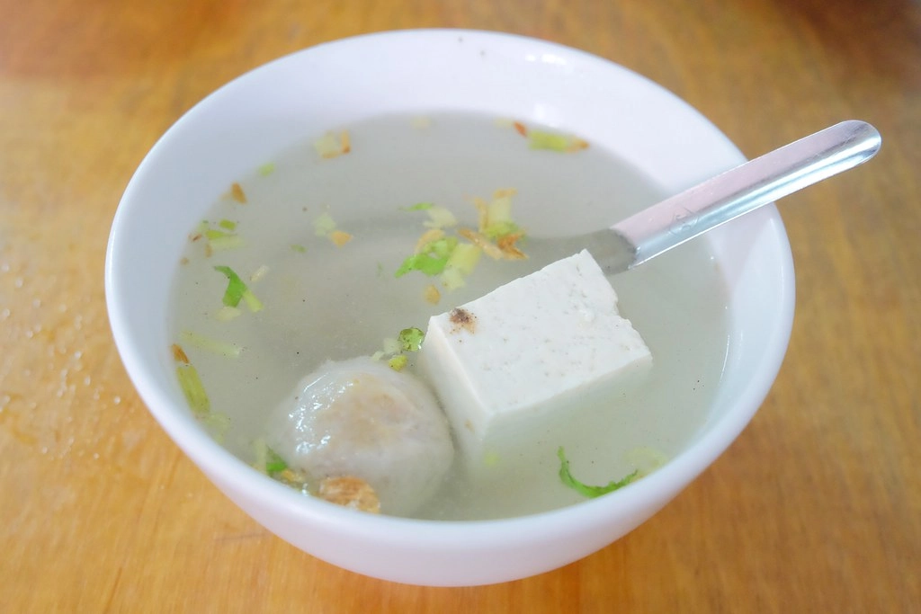 南投埔里｜阿開肉圓．Google評價4.2顆星，在地50年的銅板美食，埔里小吃美食推薦 @飛天璇的口袋